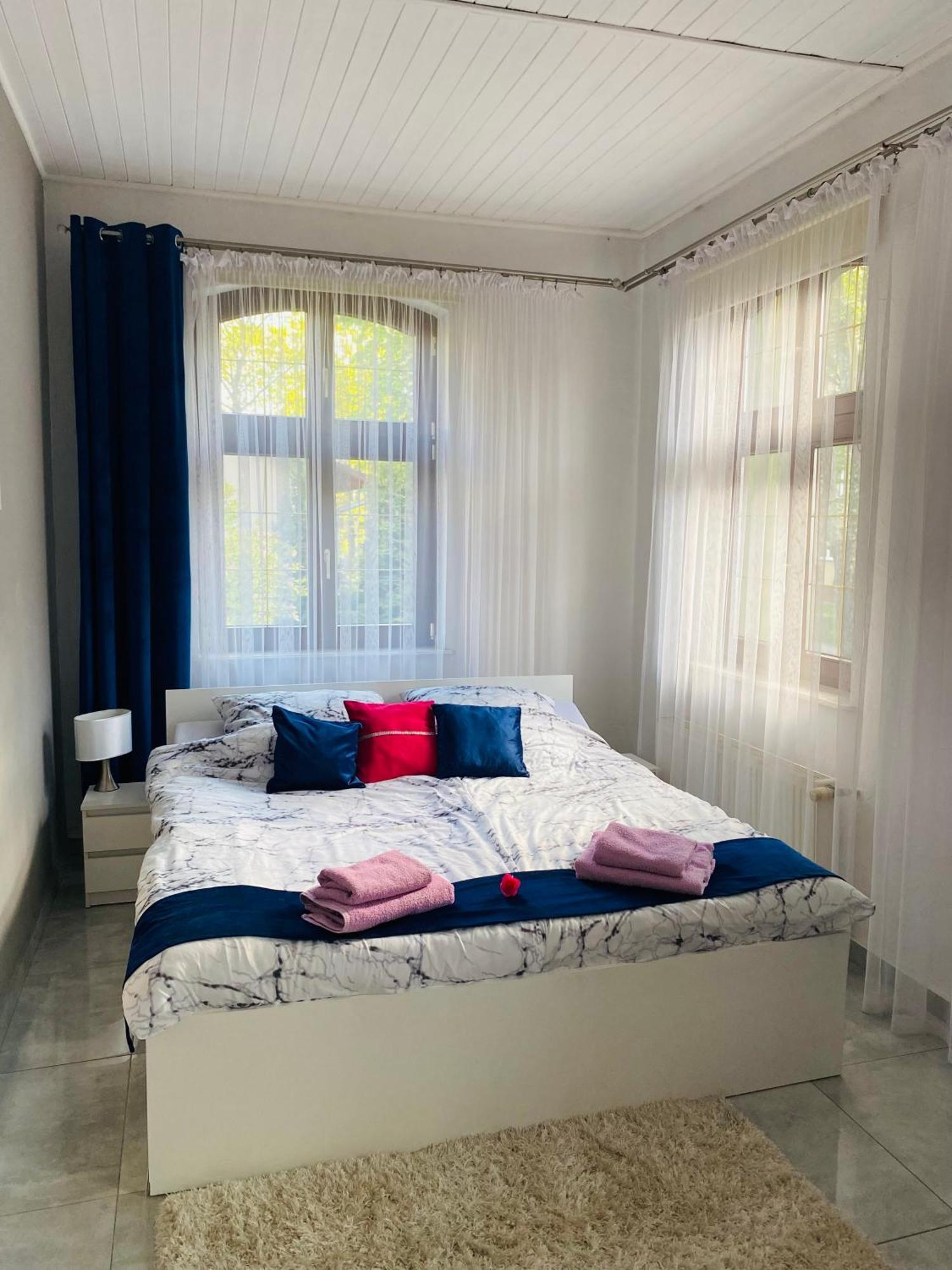 Kaliny Apartamenty Wanny Z Hydromasazem Chorzow Exterior photo